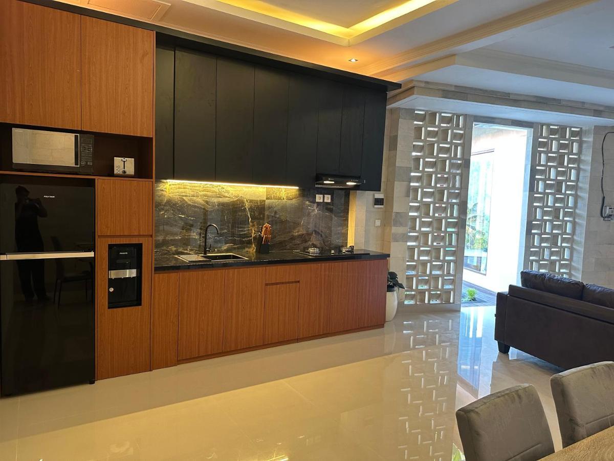 Nana Suites Villa ซิเดอมัน ภายนอก รูปภาพ